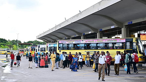 கிளாம்பாக்கம் வழக்கு: ஆம்னி பேருந்துகளுக்கான தடையை ரத்து செய்து ஐகோர்ட் உத்தரவு
