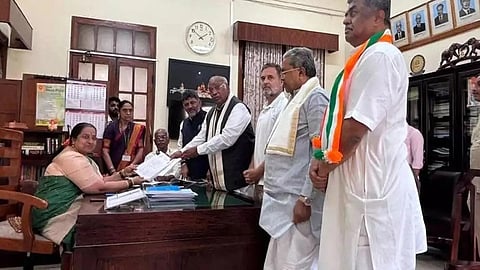 ராகுல் காந்தி முன்னிலையில் மாநிலங்களவை தேர்தலுக்கு கார்கே வேட்பு மனு தாக்கல்
