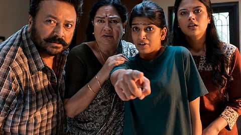 ‘பரிமளா & கோ’ விமர்சனம்:  வெண்ணெய் திரள... பானை நடுங்குது!