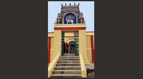 பழநி இடும்பன் கோயிலில் 17 பவுன் தங்க நகைகள், வெள்ளி வேல் மாயம்