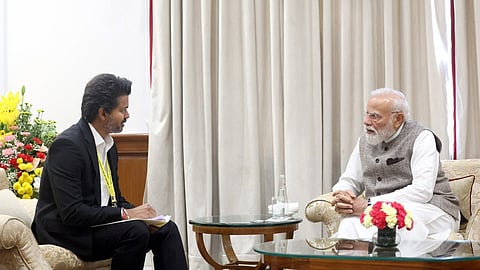 நிதி ஆயோக் கூட்டத்துக்குப் பிறகு, குடியரசுத் தலைவர் மாளிகையின் கலாச்சார மையத்தில் பிரதமர் மோடியை சந்தித்த முதல்வர் விஜய்.