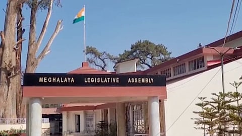 மேகாலயா அமைச்சர், அதிகாரிகள் 6 மாதம் வெளிநாடு செல்ல தடை