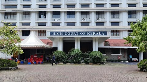 சபரிமலை கோயிலில் நெய் விற்பனை முறைகேடு: 4 வாரத்தில் அறிக்கை சமர்ப்பிக்க உத்தரவு
