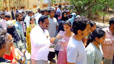 நீட் மறுதேர்வு நேரம் 15 நிமிடம் நீட்டிப்பு, ஒர்க் ஷீட் எண்ணிக்கை அதிகரிப்பு