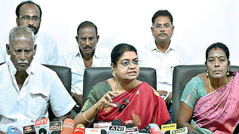 “தவெக பெண் தொண்டர் பாலியல் வன்கொடுமை வழக்கில் ஸ்ரீவைகுண்டம் எம்எல்ஏவை விசாரிக்காதது ஏன்?” - கீதா ஜீவன்