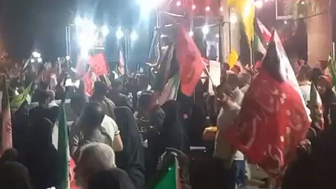 அமெரிக்கா உடன் அமைதி ஒப்பந்தம்: ஈரான் வெளியுறவு அமைச்சகத்தை முற்றுகையிட்டு மக்கள் போராட்டம்