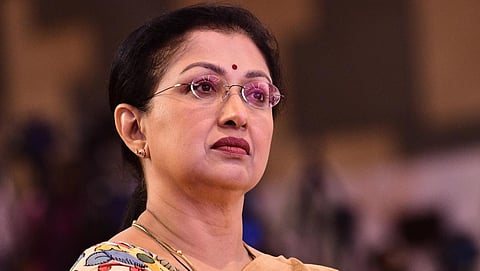 அதிமுகவில் இருந்து நடிகை கவுதமி விலகல்: கனத்த இதயத்துடன் வெளியேறுவதாக கடிதம்