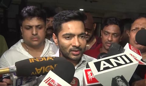மேற்கு வங்க மாநில ஆசிரியர் நியமன ஊழல் வழக்கில் திரிணமூல் எம்.பி. அபிஷேக்கிடம் அமலாக்கத் துறை விசாரணை