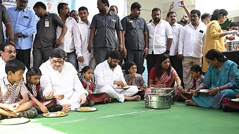தெலங்கானா அரசு பள்ளிகளில் காலை சிற்றுண்டி திட்டம் அமல்