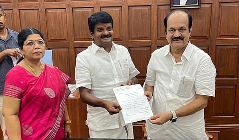 எம்எல்ஏ பதவியை ராஜினாமா செய்தார் அதிமுக முன்னாள் அமைச்சர் சி.விஜயபாஸ்கர்
