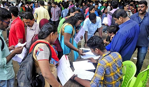 தகுதிக்கு ஏற்ற வேலை கிடைக்கிறதா?