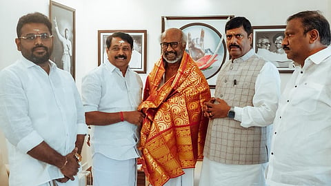 நடிகர் ரஜினிகாந்துடன் நயினார் நாகேந்திரன் திடீர் சந்திப்பு