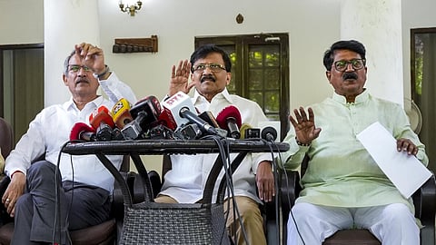 “முதுகில் குத்துபவர்களை சும்மா விடமாட்டோம்” - அதிருப்தி எம்பி-க்களுக்கு சஞ்சய் ராவத் எச்சரிக்கை