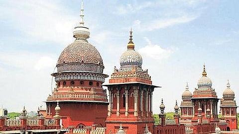 சுனாமியால் பாதிக்கப்பட்ட மீனவர்களுக்கான குடியிருப்புகள் கட்ட கட்டாயப்படுத்தி பதியப்பட்ட நிலத்துக்கு 200% இழப்பீடு வழங்க உத்தரவு
