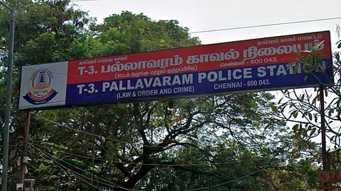 ரூ.10 கொடுக்க முயன்றவரிடம் இருந்து ரூ.14,000 பறித்த திருநங்கைகள்