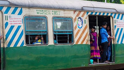 ரயில்களில் மகளிர் பெட்டியில் ஆண்கள் பயணித்தால் ரூ.2,500 அபராதம் - புதிய விதிமுறை அமல்