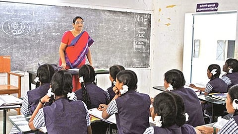 காலியாக உள்ள ஆசிரியர் பணியிடங்களை உடனடியாக நிரப்புக: தமிழக அரசுக்கு அன்புமணி கோரிக்கை