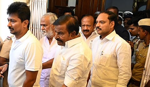சட்டப்பேரவையில் முதல்வர் பேச்சுக்கு எதிர்ப்பு: உதயநிதி உள்ளிட்ட திமுக எம்எல்ஏக்கள் வெளிநடப்பு