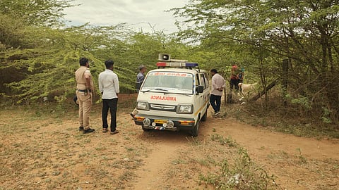 கோவையில் இளம்பெண் சடலம் கிடந்த இடத்தில் போலீஸார் விசாரணை &nbsp;