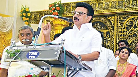 திருவாரூர் அருகே நேற்று நடைபெற்ற முன்னாள் அமைச்சர் மதிவாணன் இல்ல திருமண விழாவில் பேசிய திமுக தலைவர் மு.க.ஸ்டாலின்.