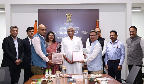 பன்னாட்டு சுற்றுலா பயணிகளைக் கவர கூகுள் நிறுவனத்துடன் மத்திய அரசு ஒப்பந்தம்