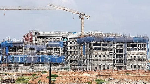 மதுரை தோப்பூரில் இறுதிக் கட்டத்தை எட்டியுள்ள  எய்ம்ஸ் மருத்துவமனை கட்டுமானப் பணிகள்.