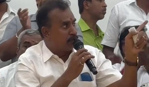 எஸ்.பி.வேலுமணி