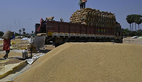 ‘நெல் கொள்முதல் நிலையங்களில் மூட்டைக்கு ரூ.40 கட்டாய வசூல்’