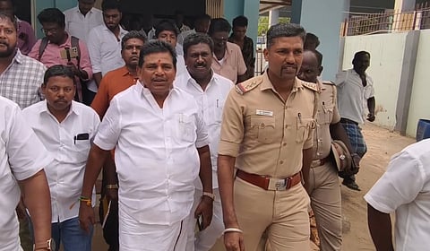 அனிதா ராதாகிருஷ்ணன் கைது