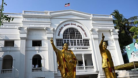 காலியாக உள்ள 6 தொகுதிகளில் இடைத்தேர்தல் நடத்தக் கூடாது: தேர்தல் ஆணையத்தில் அதிமுக மனு