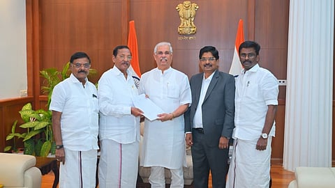 தவெக குதிரை பேரத்தில் ஈடுபடுவதாக ஆளுநரிடம் திமுக முறையீடு