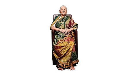 கூட்டுறவு இயக்கத்தின் முதல் பெண்குரல்! | வட்டத்துக்கு வெளியே
