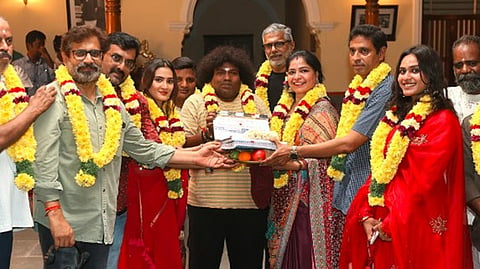 ஹீரோ முதல் வில்லன் வரை 11 வேடங்களில் யோகிபாபு