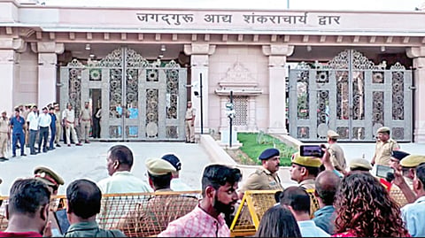 அயோத்தி ராமர் கோயில் நன்கொடை திருட்டு விவகாரம்: அறக்கட்டளை நிர்வாகிகள் ராஜினாமா ஏற்பு