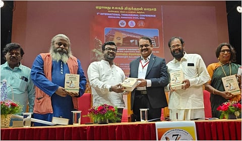 பெங்களூருவில் உலக திருக்குறள் மாநாடு கோலாகலம்: தேசிய நூலாக அறிவிக்கக் கோரி தீர்மானம்