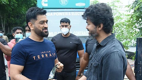 ‘விசில் இன்னும் ஓங்கி ஒலிக்கட்டும்’ - தோனிக்கு முதல்வர் விஜய் பிறந்தநாள் வாழ்த்து