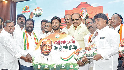 ‘லஞ்சம் தவிர், நெஞ்சம் நிமிர்’ என்று முழங்க காங்கிரஸுக்குதான் தகுதி உள்ளது: பீட்டர் அல்போன்ஸ் பெருமிதம்