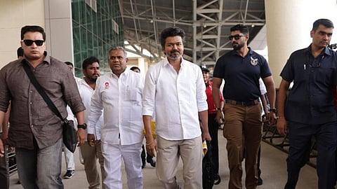 தவெகவை ஆக்கிரமிக்கும் அதிமுகவினர்... அலறும் ‘அசல்’ நிர்வாகிகள்... - விஜய்யின் ‘ஆக்‌ஷன்’ என்ன?