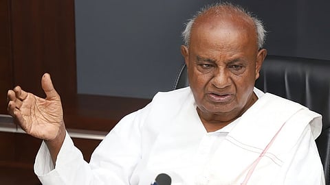 தமிழக முதல்வர் வந்து பெங்களூரு குடிநீர் பிரச்சினையை பார்வையிடலாம்: தேவகவுடா கருத்து 