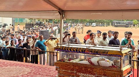 எஸ்.ஜானகி மறைவு: முழு அரசு மரியாதையுடன் மைசூருவில் இன்று இறுதிச் சடங்கு