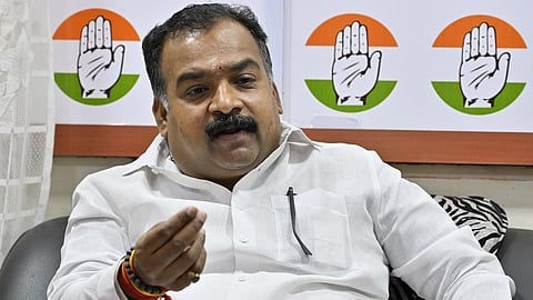 நீட் வினாத்தாள் கசிவது இளைஞர்களின் உயிரோடு விளையாடும் கொலைக் களம்: மாணிக்கம் தாகூர் கண்டனம்