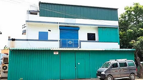 புதுவையில் சீல் வைக்கப்பட்ட போலி மருந்து தொழிற்சாலை