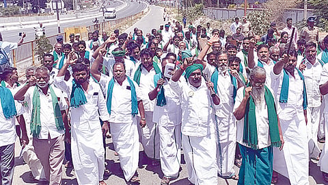 காவிரி நீரை திறந்துவிடக் கோரி ஓசூரில் இருந்து நடைபயணம் சென்ற விவசாயிகள் 100 பேர் கைது