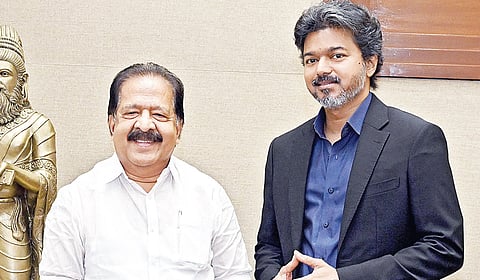 முதல்வர் விஜய்யுடன் கேரள அமைச்சர் ரமேஷ் சென்னிதலா சந்திப்பு: ‘ஆபரேஷன் தூபான்’ திட்டத்துக்கு தமிழகம் முழு ஆதரவு