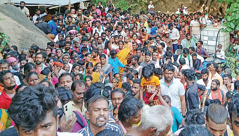 சதுரகிரி மலைப்பாதையில் 2024-ம் ஆண்டு ஆடி அமாவாசை திருவிழாவின் போது காணப்பட்ட கூட்ட நெரிசல். (கோப்பு படம்)