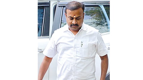 விசாரணைக்கு ஆஜராக வந்த பழநி கோயில் முன்னாள் இணை ஆணையர் மாரிமுத்து.