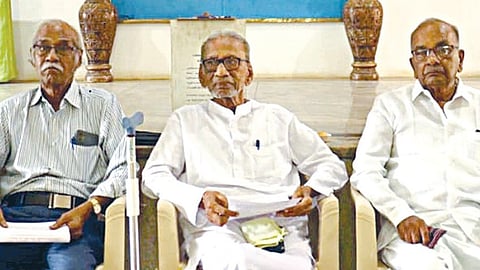 தஞ்சாவூர் முள்ளிவாய்க்கால் முற்றத்தில் பேசிய உலகத் தமிழர் பேரமைப்பு தலைவர் பழ.நெடுமாறன்.
