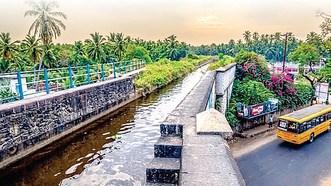 இவ்விடம் நோக்கணும் நீங்க!