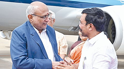 நாட்டின் ஒருமைப்பாட்டையும் ஒற்றுமையையும் பாதுகாக்க மாணவர்கள் முன்வர வேண்டும்: குடியரசு துணைத் தலைவர் சி.பி.ராதாகிருஷ்ணன் அழைப்பு 