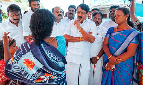 “தவெக ஆட்சியின் தொடக்கத்திலேயே...” - அருணாச்சலம் குடும்பத்தினரை சந்தித்த நயினார் நாகேந்திரன் கருத்து
